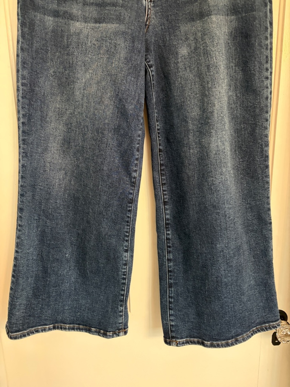 Kut from the Kloth Meg Dark Blue Wide-Leg Jeans with Gold Buttons Size 14 - Picture 4 of 10